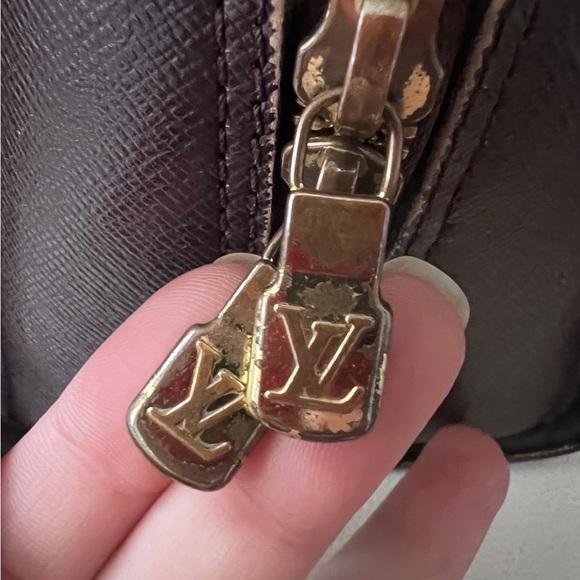 Louis Vuitton Triana Damier Ebene Handbag - Picture 6 of 9